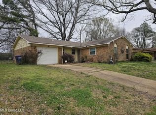 5876 Cherokee Dr, Horn Lake, MS 38637