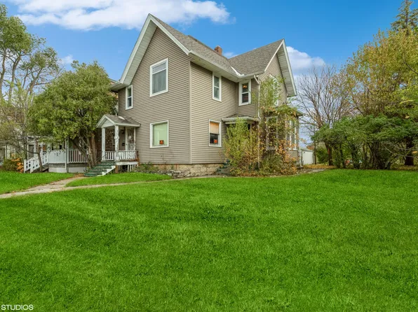 417 N 2nd St, Rockford, IL 61107