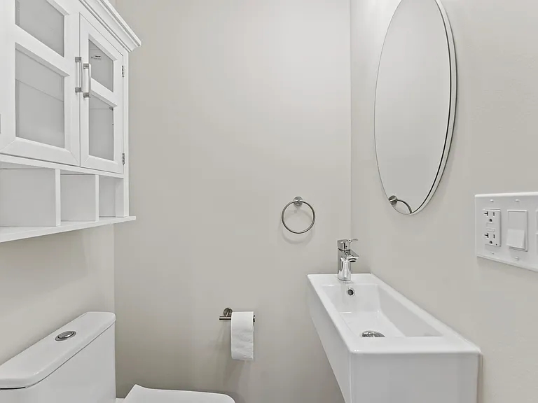 905 22nd St S #1 — Photo 12