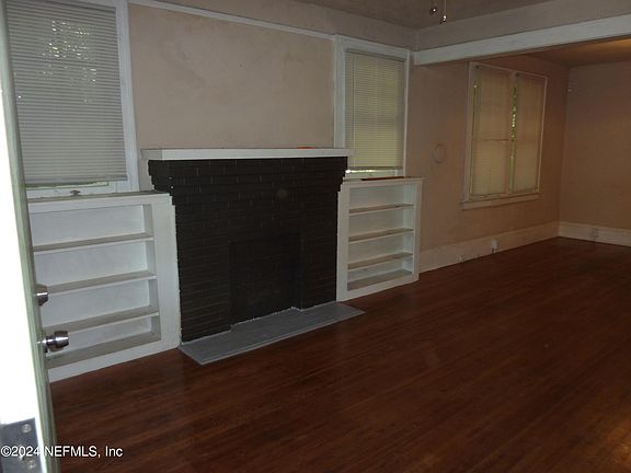3rd image of 125 16TH Street