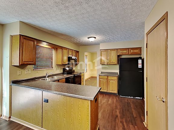 5th image of 206 Aaron Ct