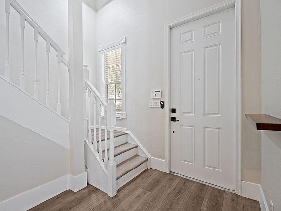 5th image of 622 Castle Drive