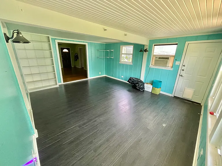 222 Haverhill Dr — Photo 1