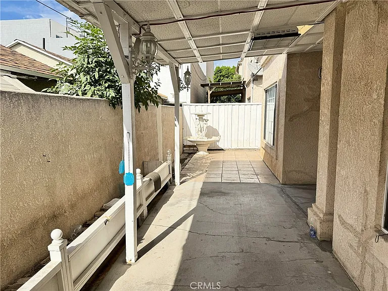 18319 Hart St #3 — Photo 16