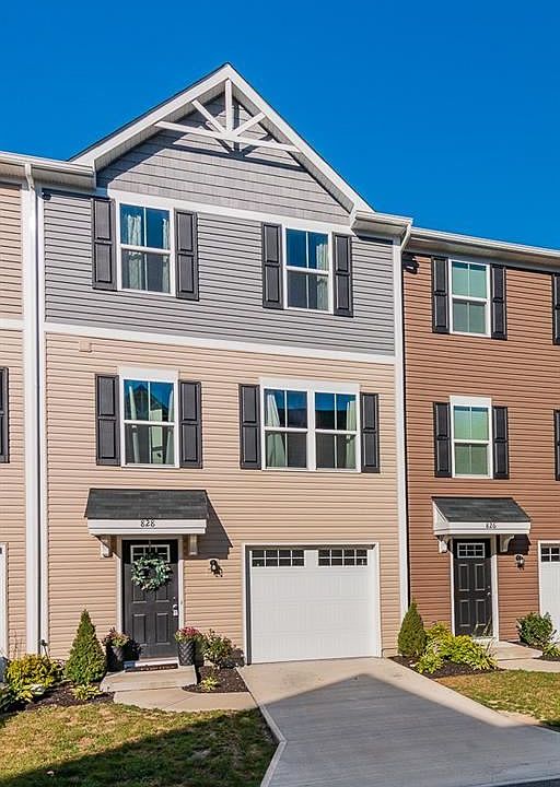 1st image of 828 Balsam Ct