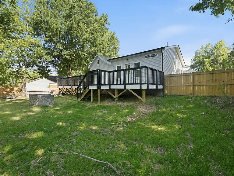 1106 Attica St — Photo 27