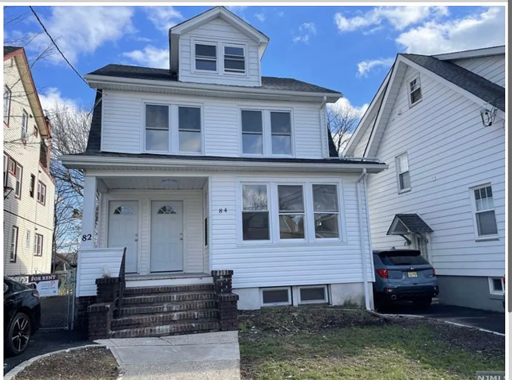 3 bed, 1.0 bath, 1368 sqft, $2,700 — Photo 1
