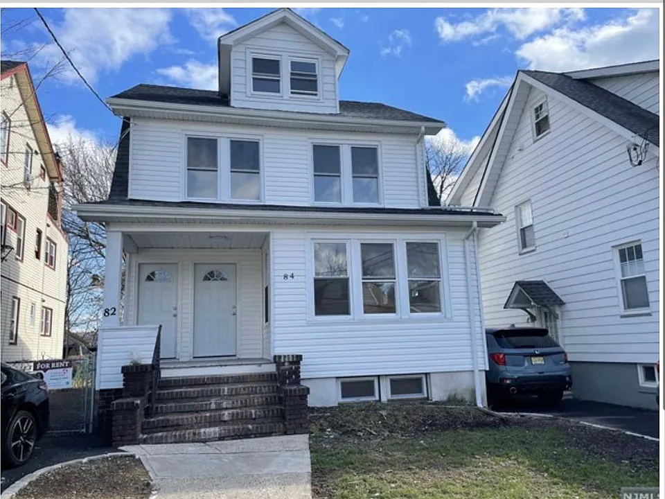 82 Jacoby St #2