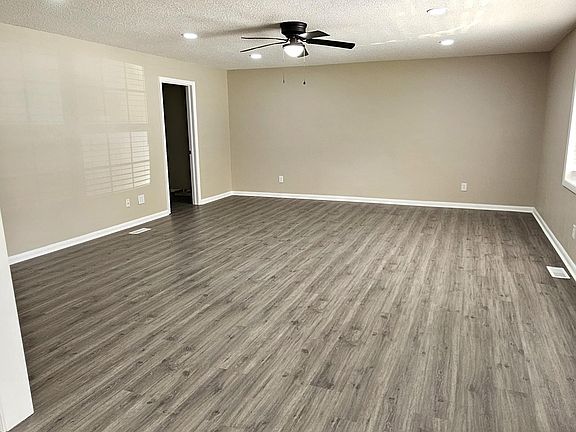 5th image of 1119 Chatwood Dr