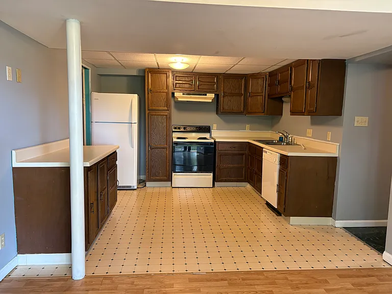 1406 Valley View Dr — Photo 12