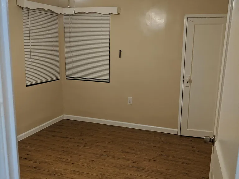 7119 Perry Rd — Photo 10