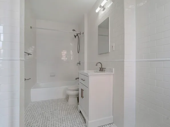 120 East 34th Street image 9 of 11