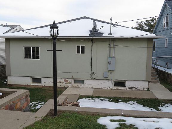 2nd image of 716 2nd Ave