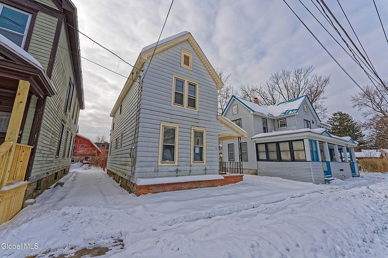 2nd image of 6 Mason Street