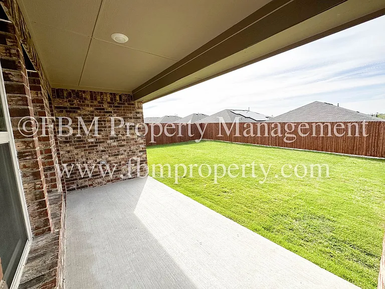 864 Keystone Ct — Photo 20