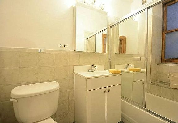 5th image of 170 W 74th St APT 211