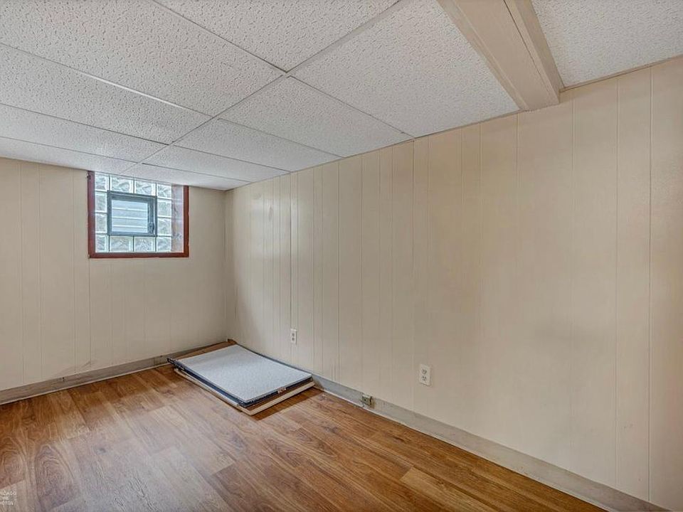 1st image of 10653 S Avenue B