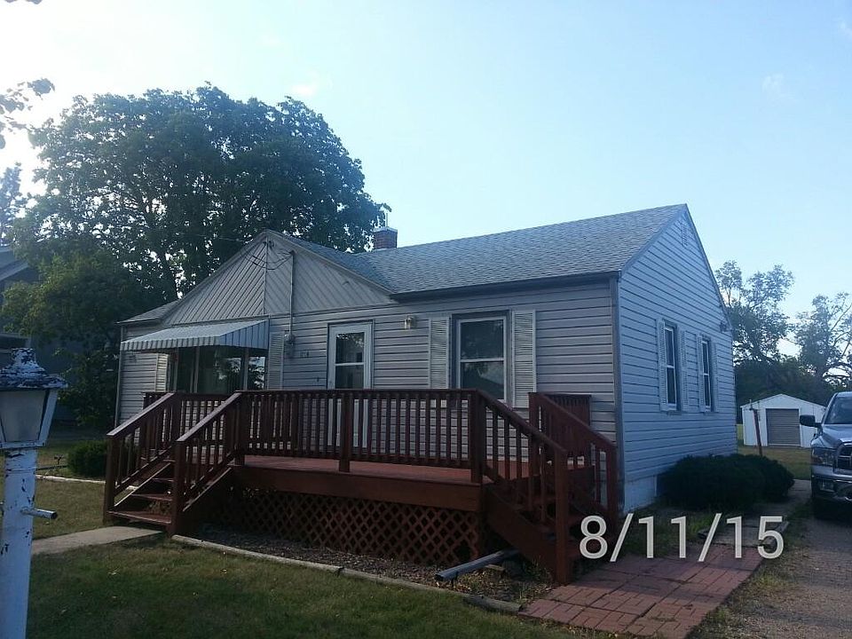 2nd image of 804 E 7th St