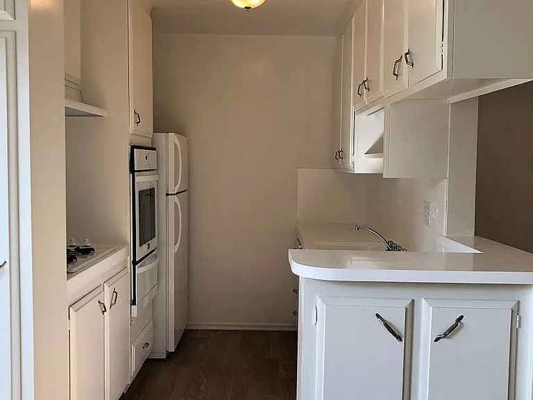 815 S. Wooster St. — Photo 8