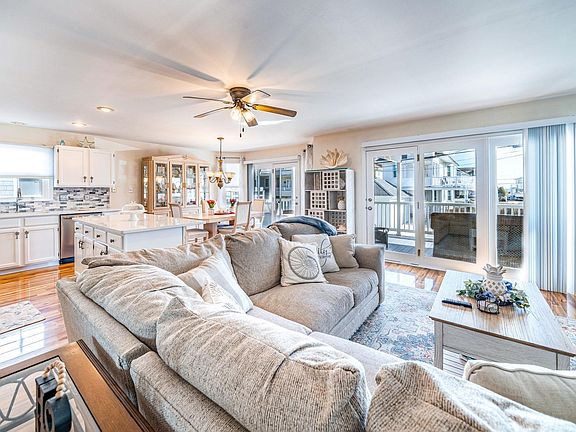 5th image of 2821 Central Ave #1