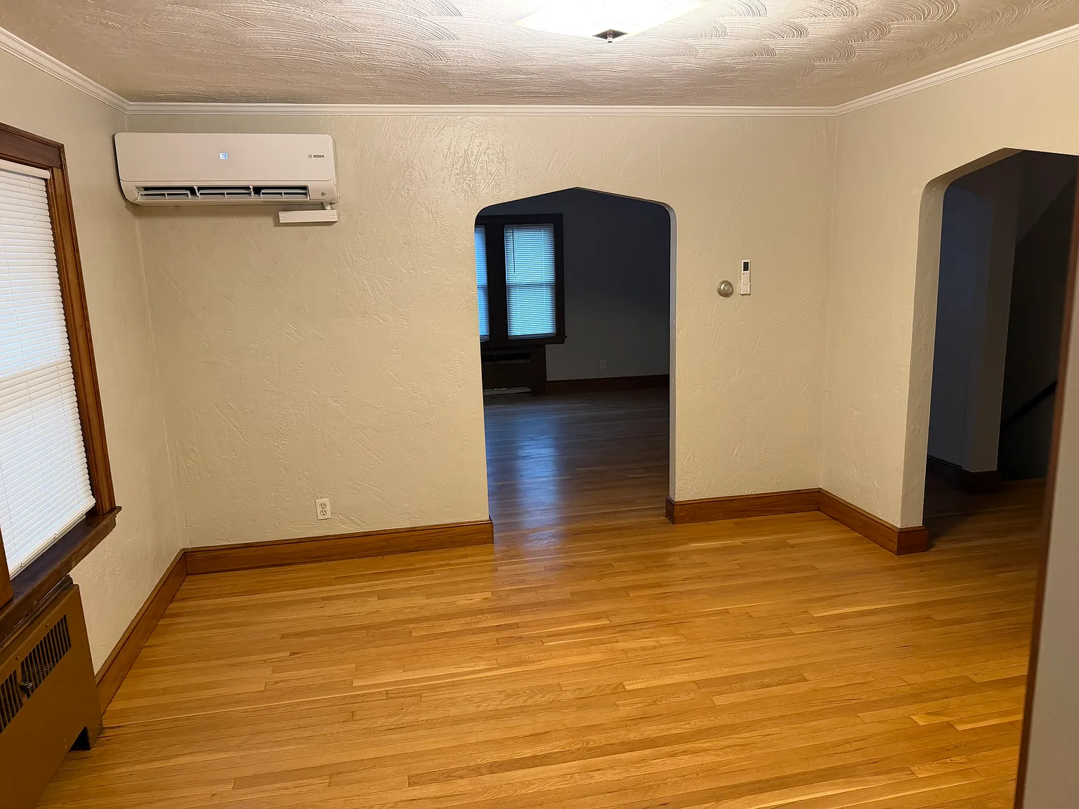 3 bed, 9999 sqft, $4,200 — Photo 3