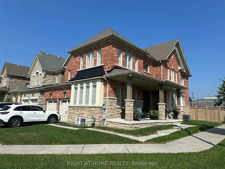 116 Hurst Dr — Photo 2