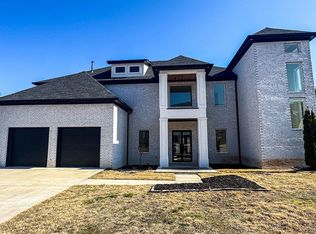 32 Corlay Dr, Little Rock, AR 72223