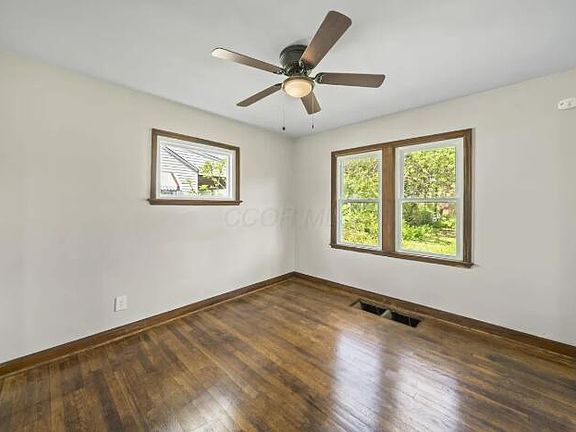 5th image of 1676 E Lakeview Ave