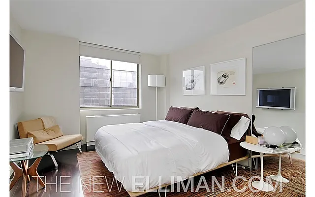 Rented by Douglas Elliman | media 15