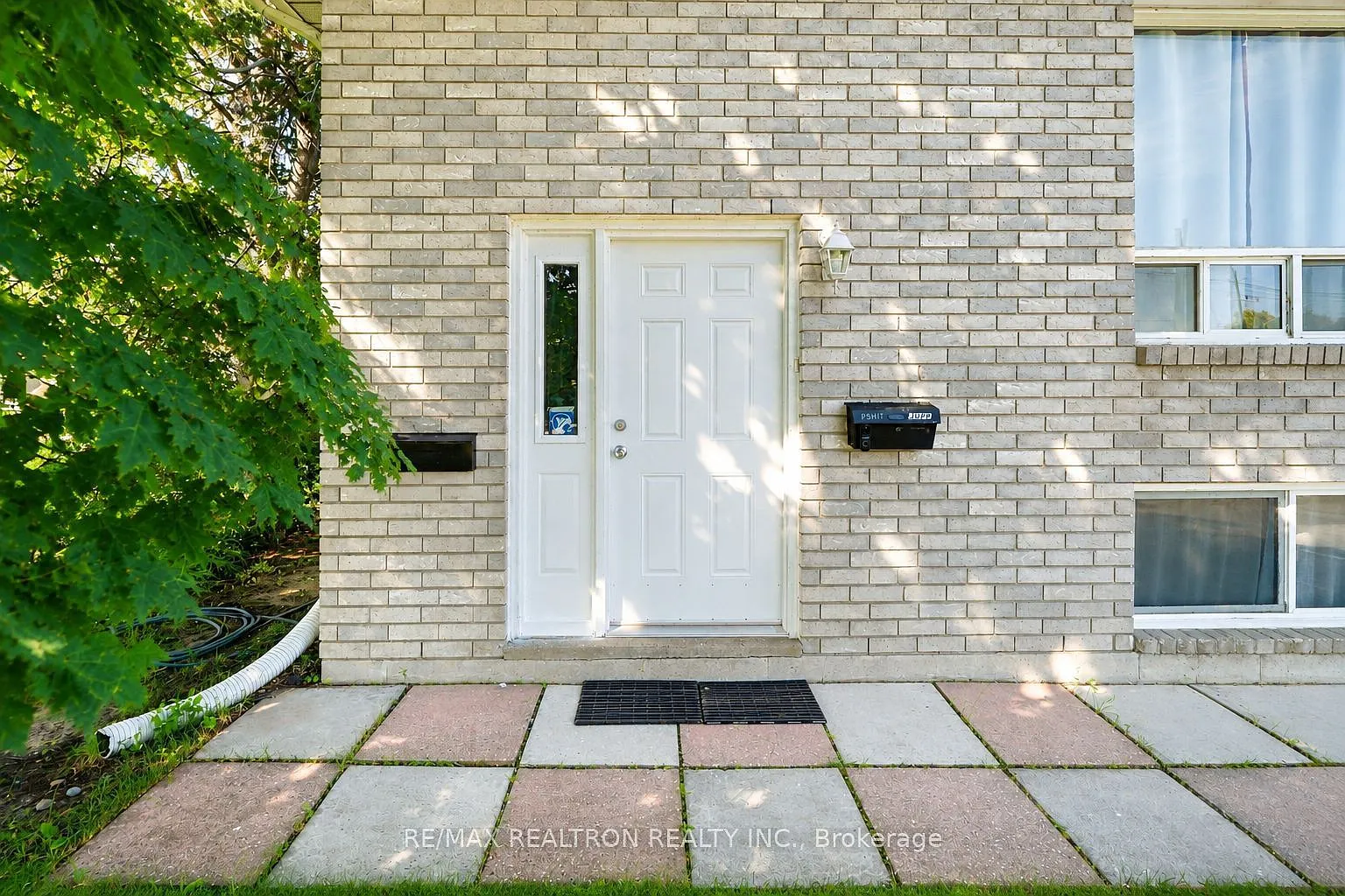3 bed, $1,950 — Photo 2