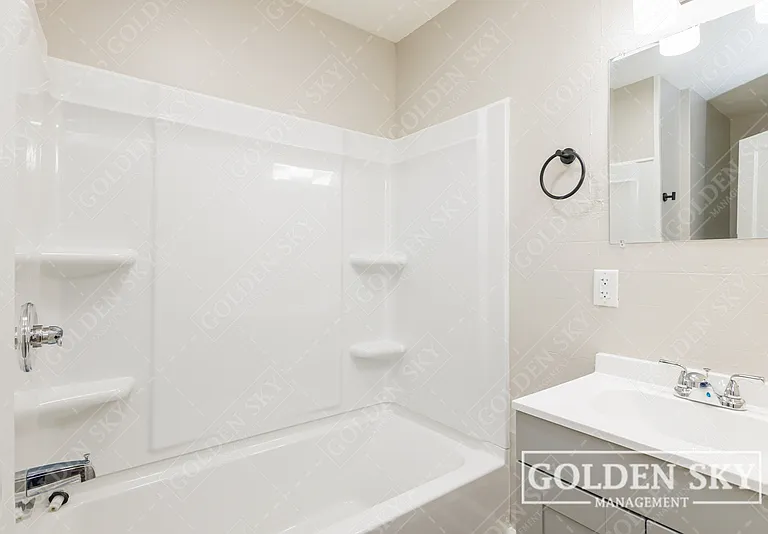 2307 S Jefferson St — Photo 7