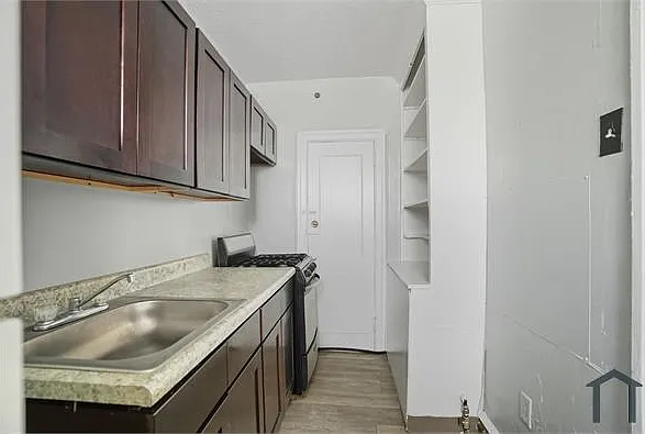 1806 W Champlost St #304 — Photo 11