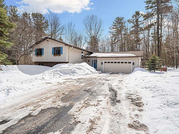 2nd image of 440 Reservoir St