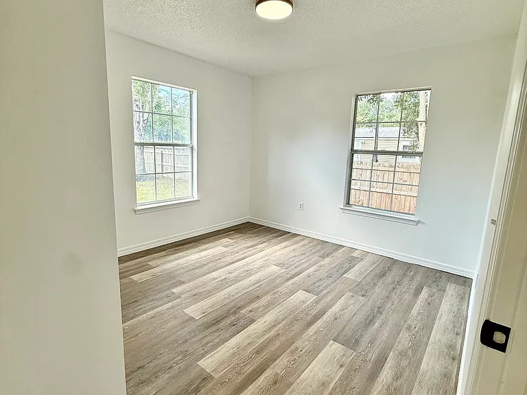 3042 Tiffany Ln — Photo 13