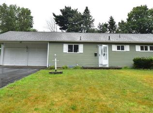 107 Willowen Dr, Rochester, NY 14609