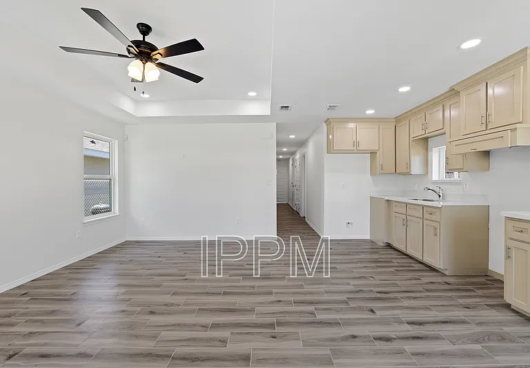 620 E Llano Grande St — Photo 5