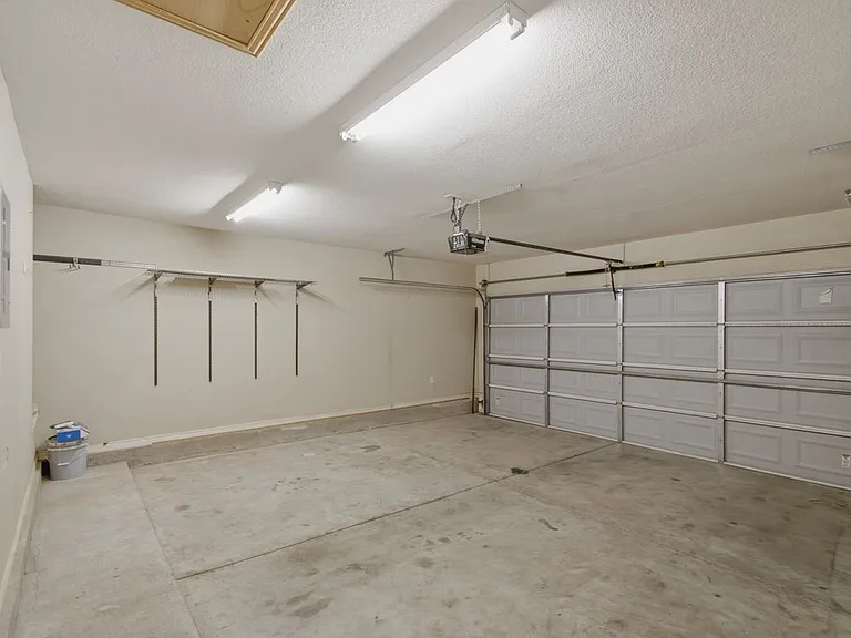 1118 Cedar Creek Rd — Photo 32