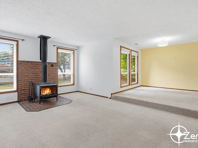 302 NW 103rd St — Photo 4