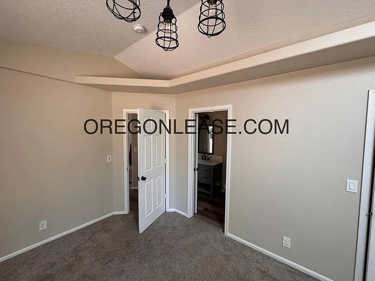 420 Holly Ave — Photo 6