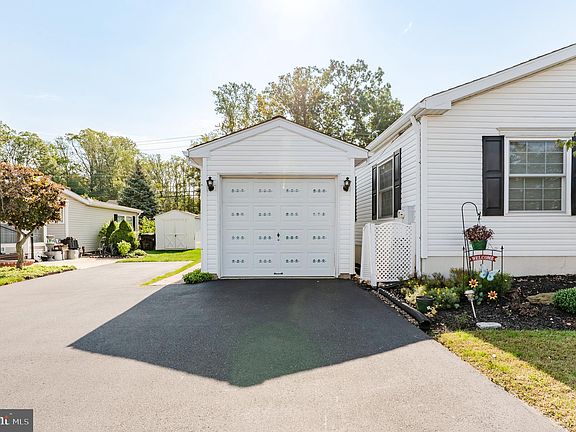 5th image of 1105 John F Kennedy Dr