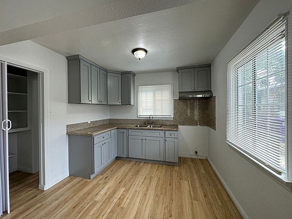 3rd image of 2108 2110 1/2 Linden Ave