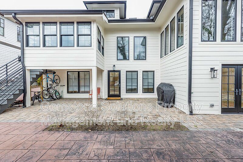 1st image of 303 Fairfax Ave Unit B