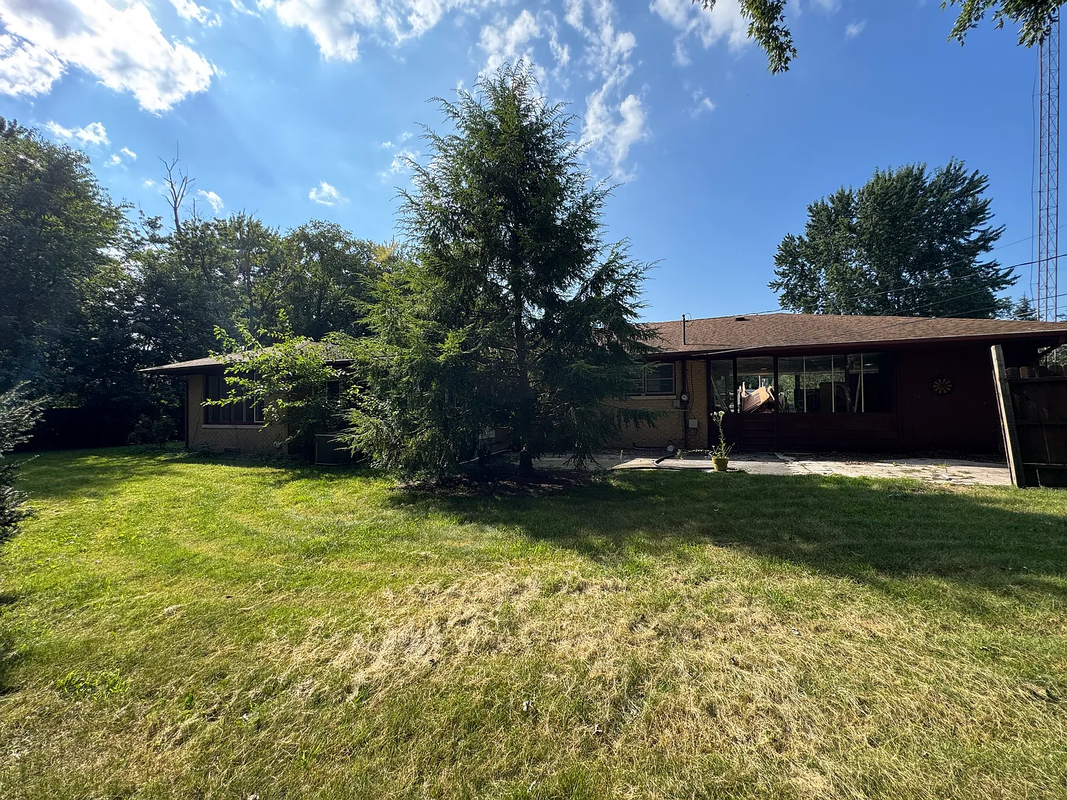 3 bed, 1.5 bath, 1804 sqft, $1,800 — Photo 3