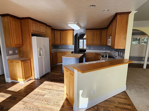 3rd image of 3808 Lone Tree Ln