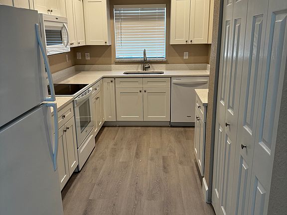 2nd image of 5334 Chiquita Blvd S APT 201
