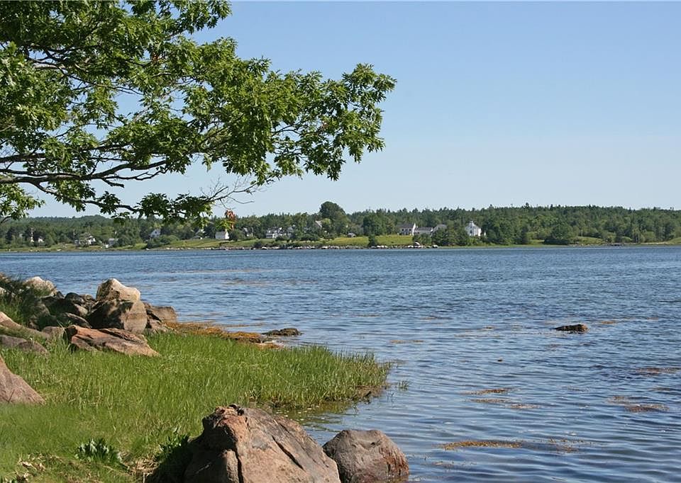 2nd image of 1 Winslow Cove