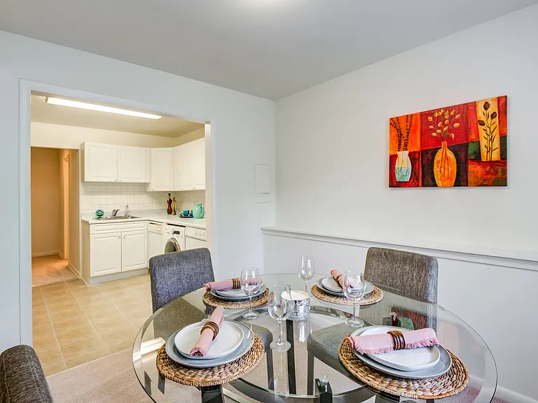 Fairway Apartments — Photo 15