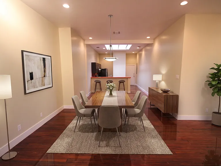 321 S Flores St #M205 — Photo 2