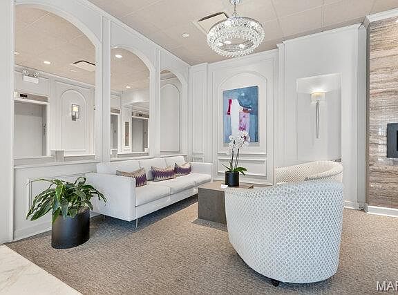 5th image of 200 S Brentwood Blvd APT 14C