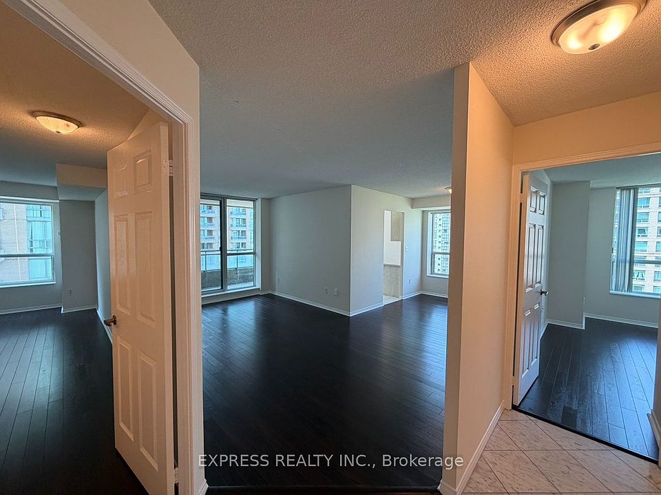 1st image of 942 Yonge St #212